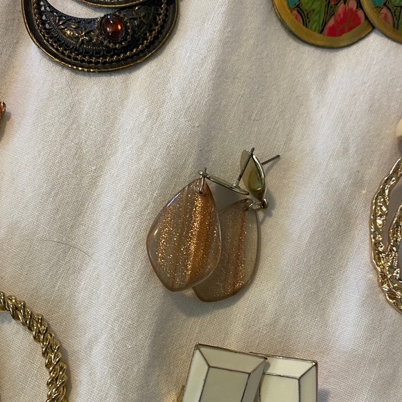 Earring Set - Picture 7 of 16